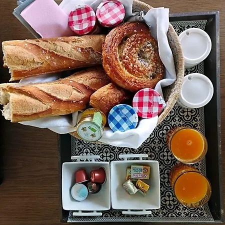 Saint-germain Oda ve Kahvaltı 3*